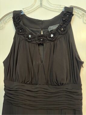 Vintage 90s Homecoming Black Sleeveless Dress with Floral Appliqué Neckline U1